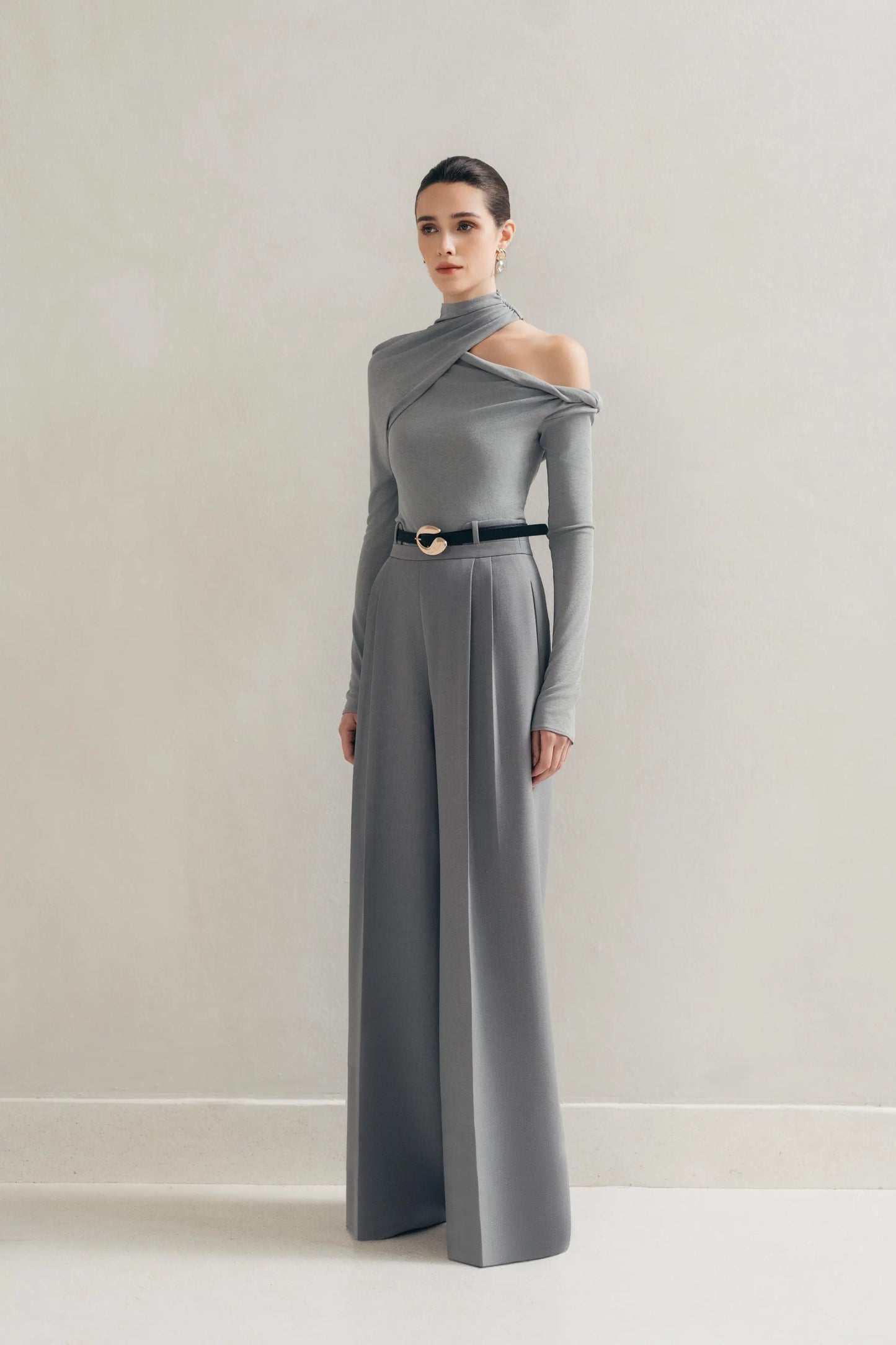 Cloudy Gray Twist Top