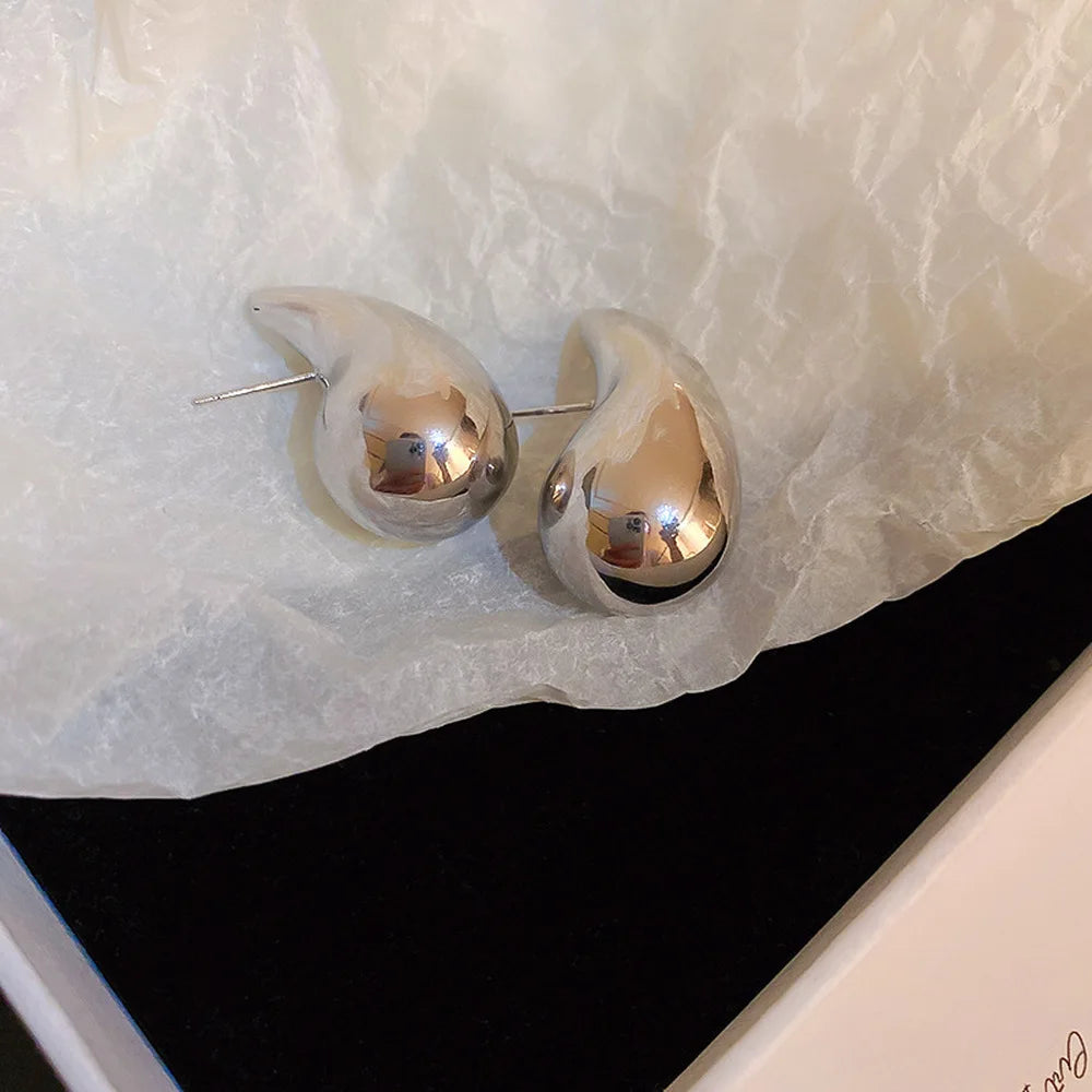 أقراط قطرة الندى