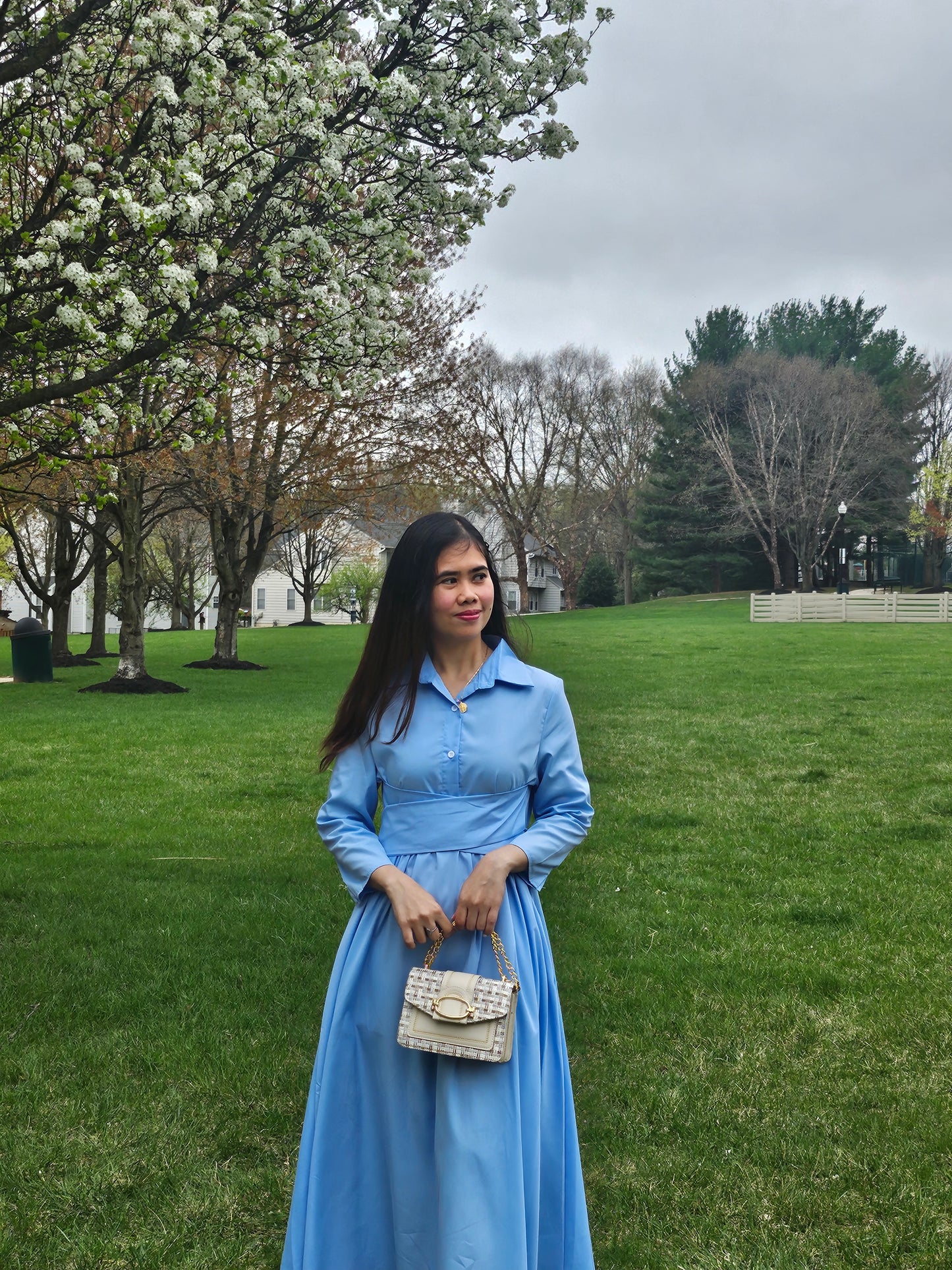 فستان ليلي طية صدر السترة