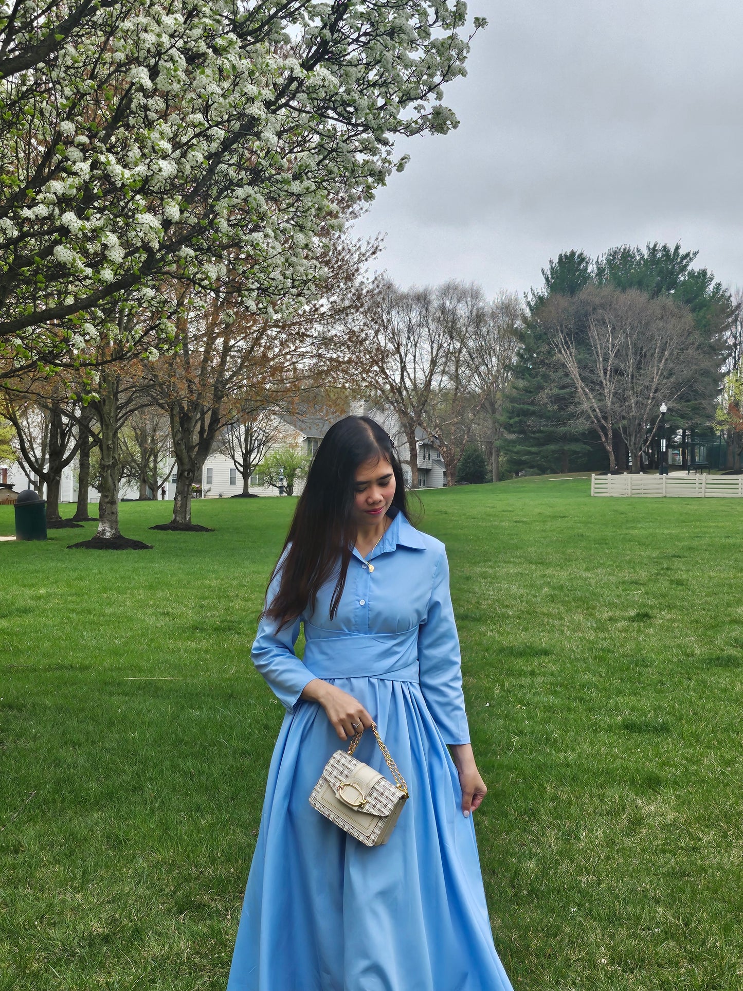 فستان ليلي طية صدر السترة