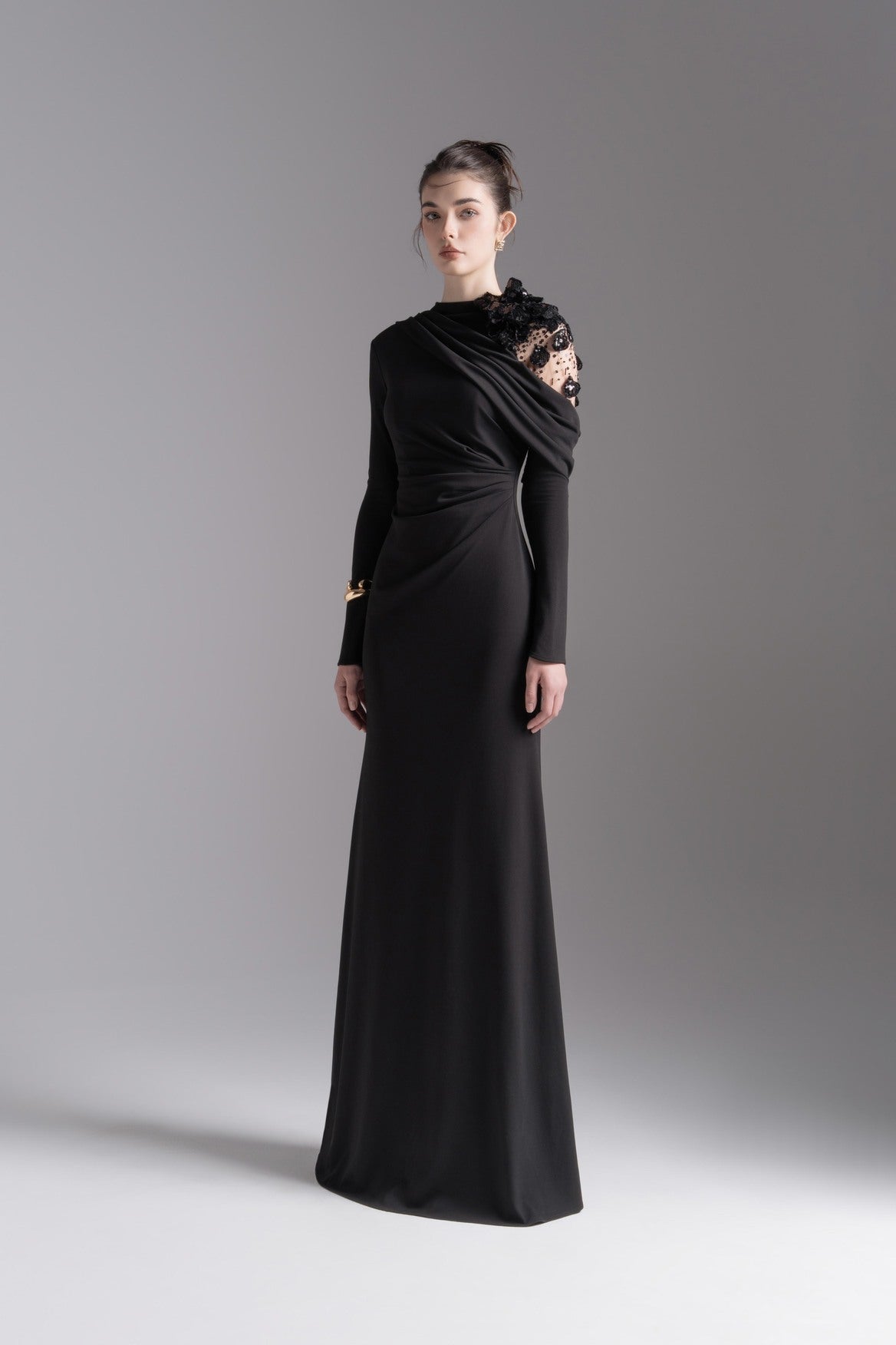 Lace Halo Midi in Black