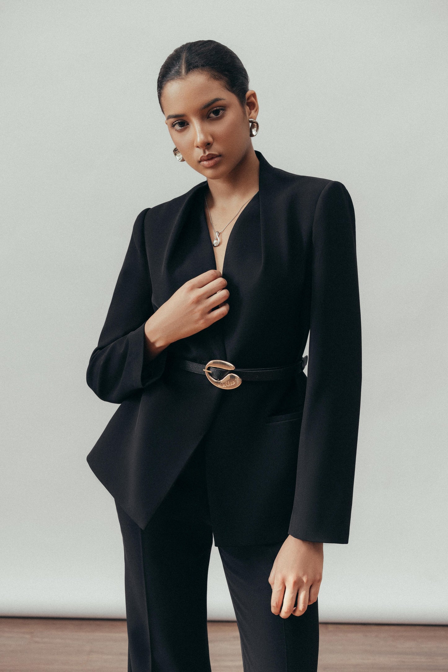 Vesper Belted Blazer
(With belt)