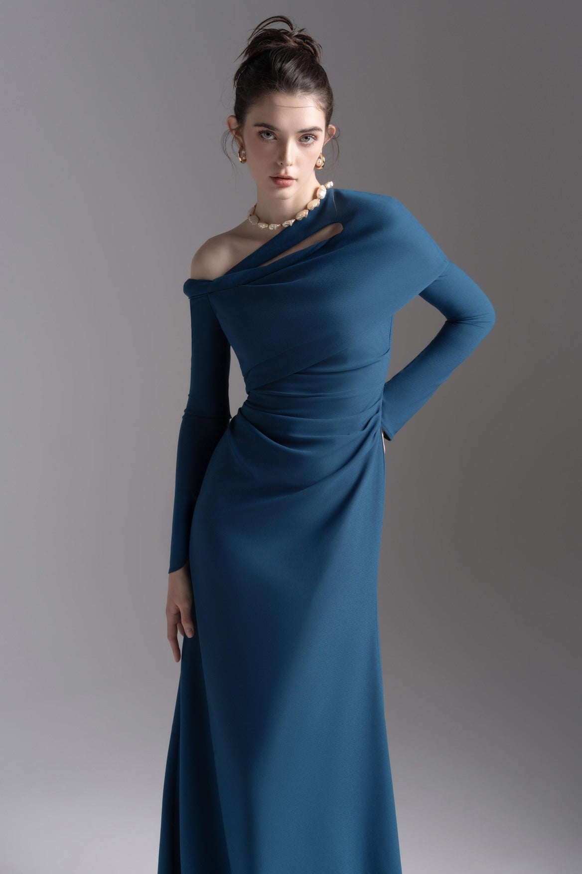 Twist Silhouette Dress