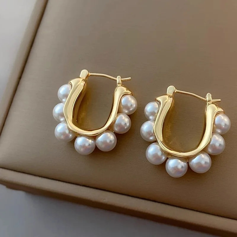 Pearl Glow Earring
