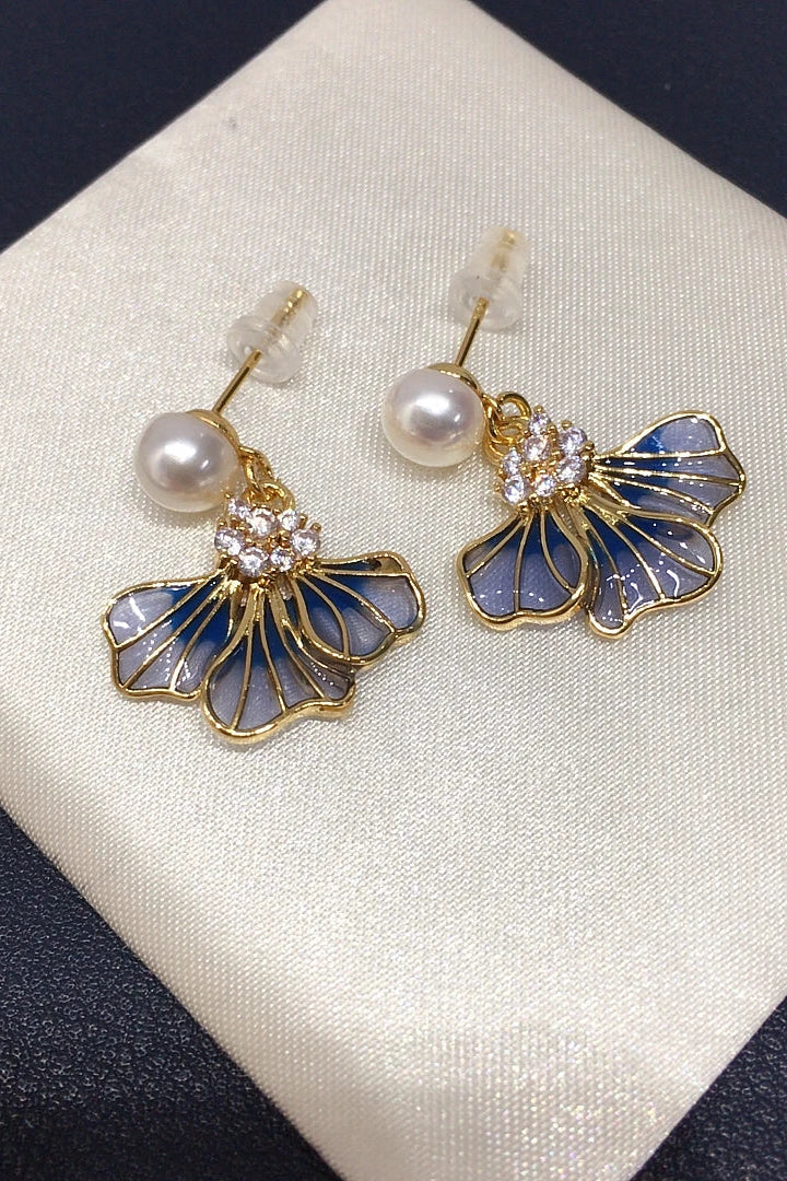 Rogue Blue Pearl Earrings
