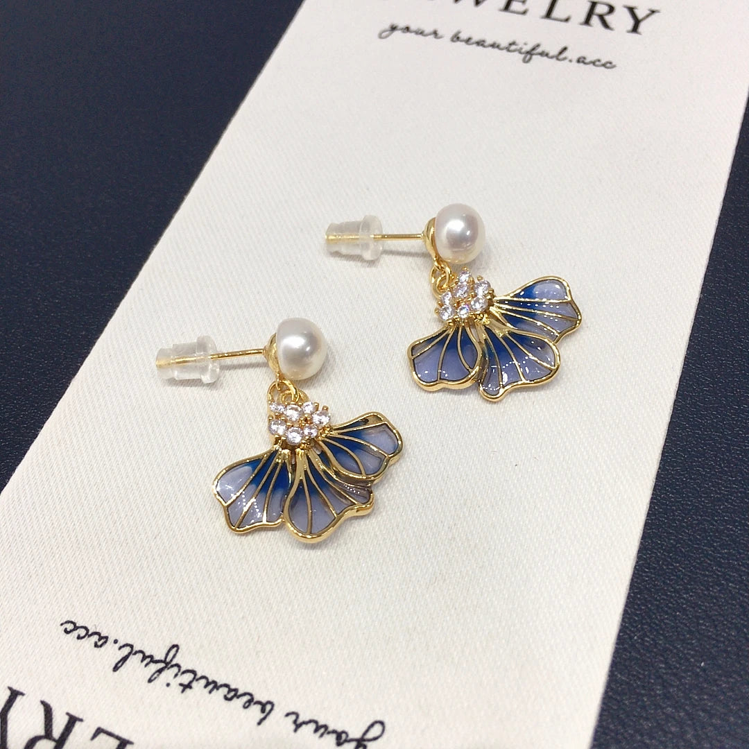Rogue Blue Pearl Earrings