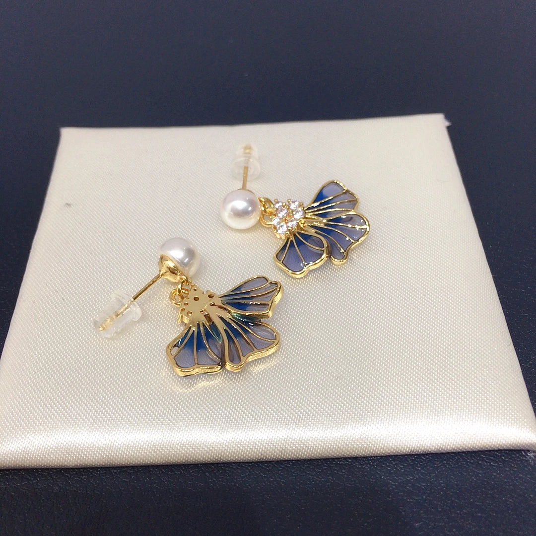 Rogue Blue Pearl Earrings