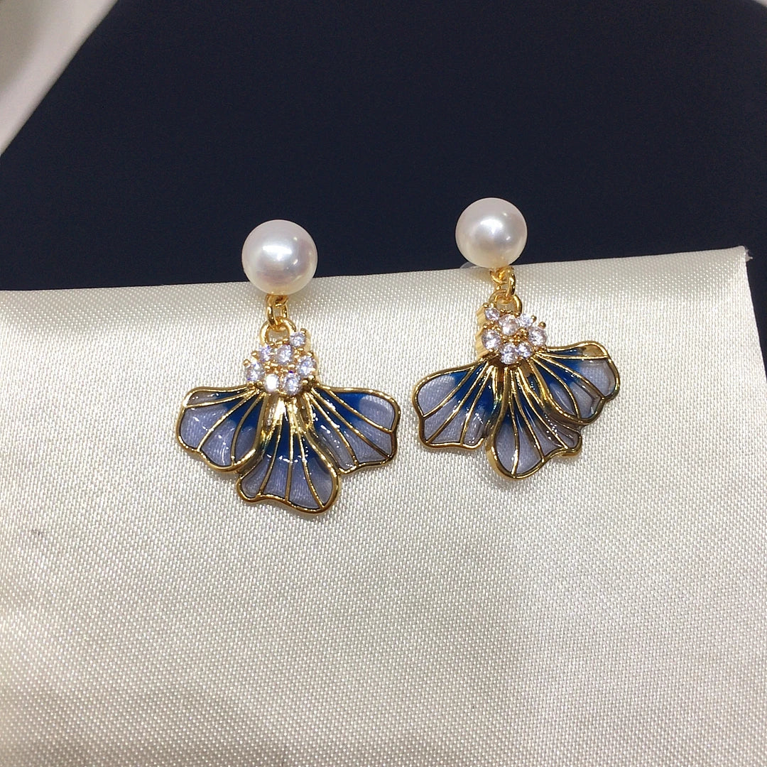 Rogue Blue Pearl Earrings