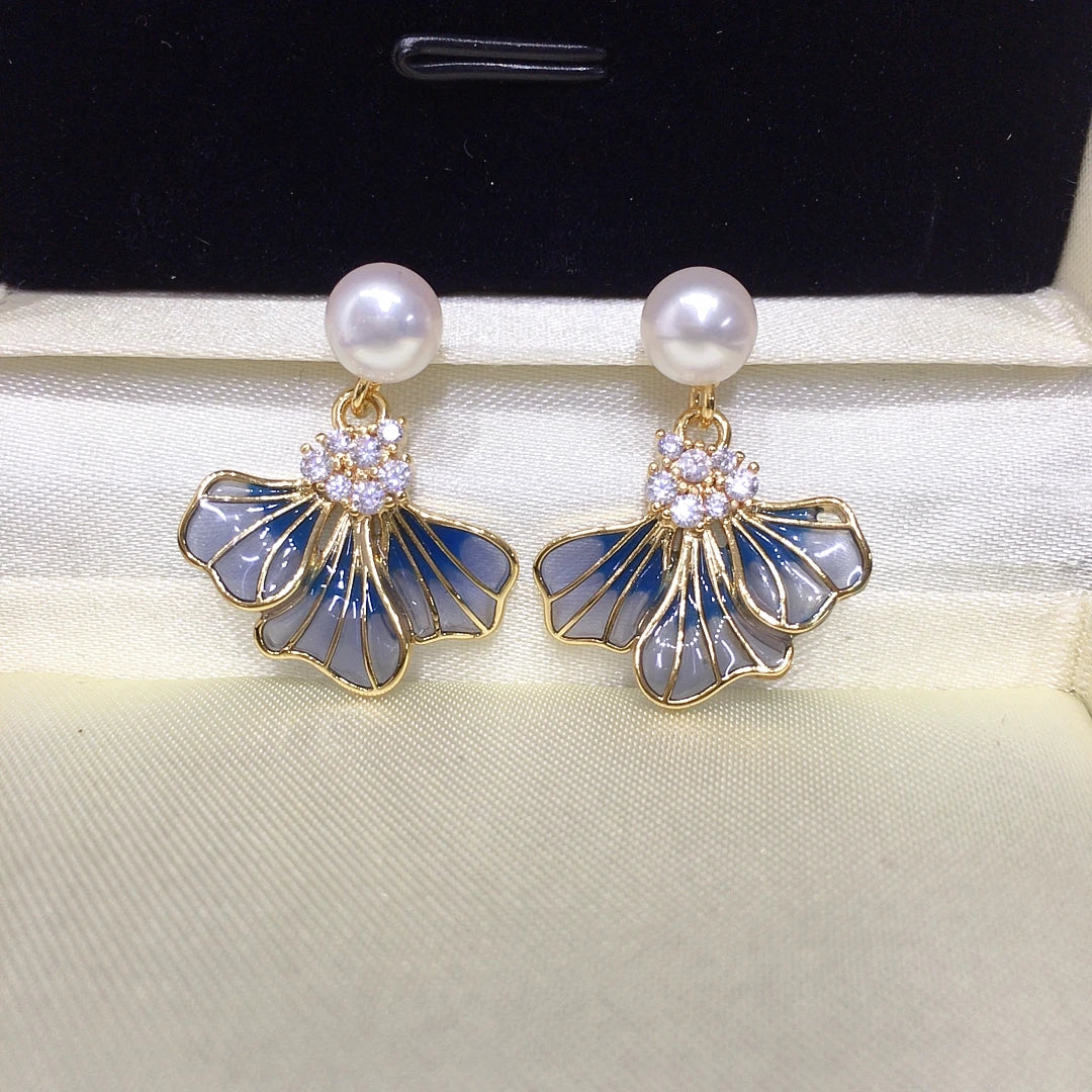 Rogue Blue Pearl Earrings