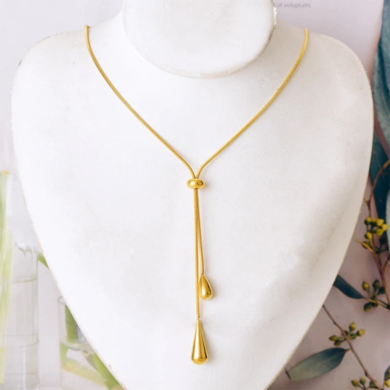 Valisse Necklace
